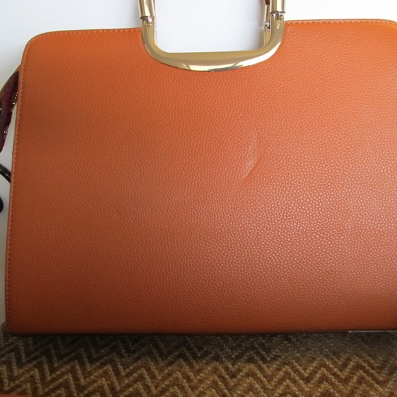 Dasein Vegan Leather Large Satchel Style Bag - Gorgeous! - Picture 3 of 9